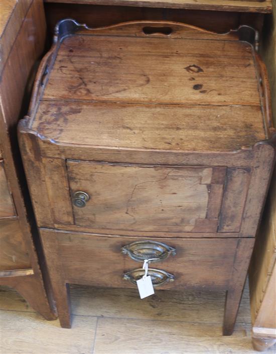 A George III mahogany night cupboard W.51cm